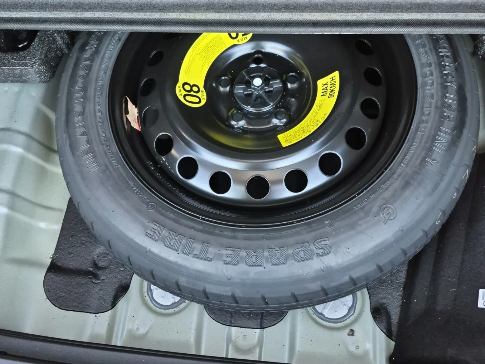 Spare Tire & Wheel Photo