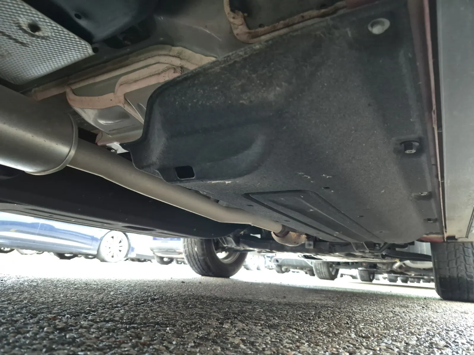Undercarriage - Passenger Photo
