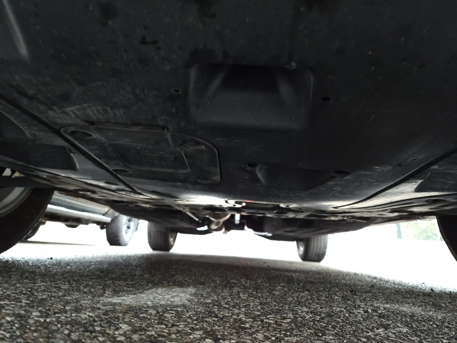 Undercarriage - Front Photo