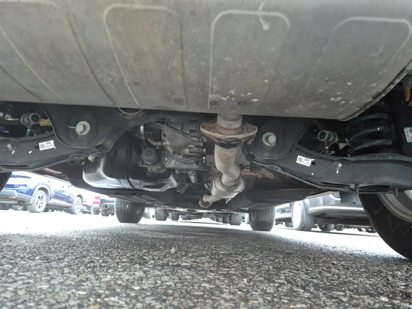 Undercarriage - Rear Photo