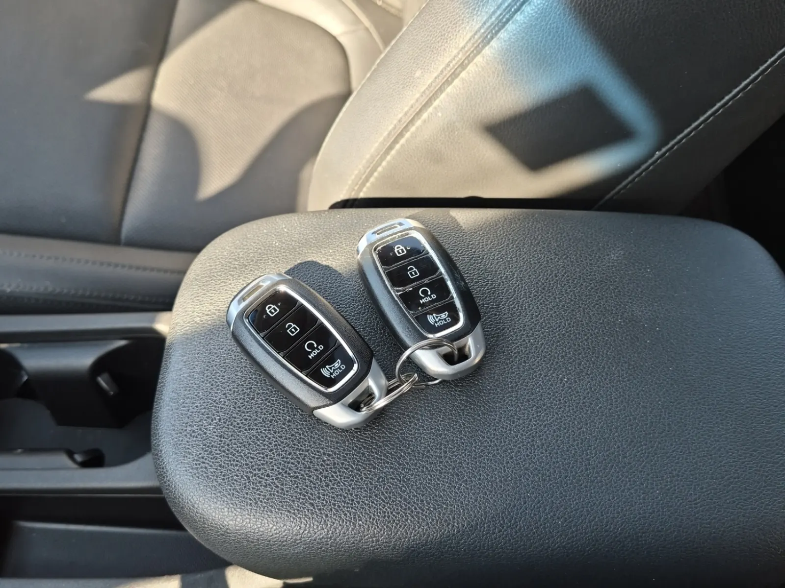 Keys/Fobs/Manual Photo