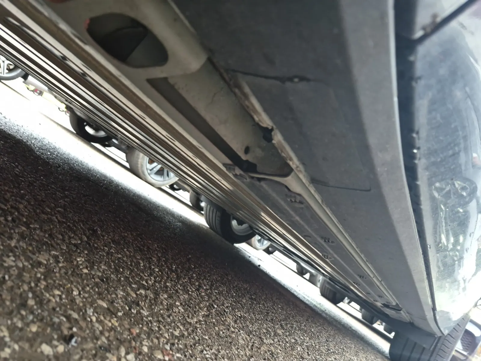 Undercarriage - Driver Photo