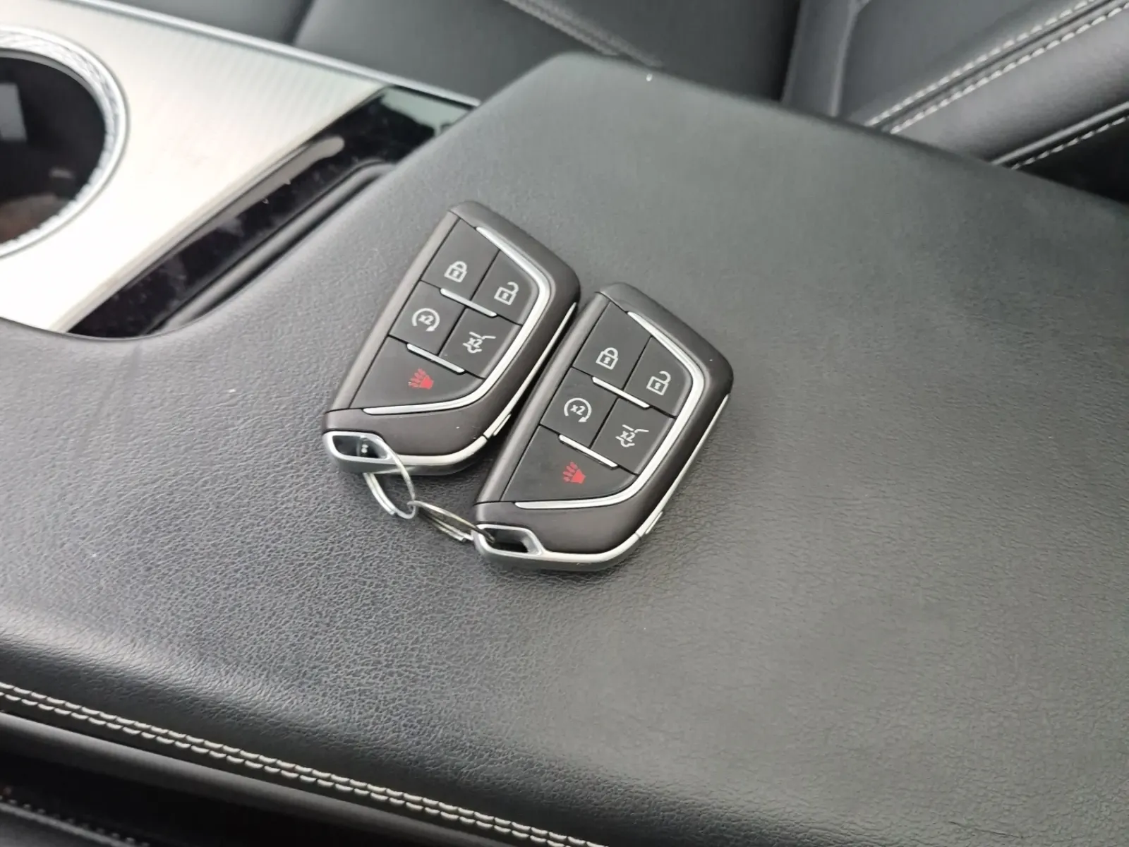 Keys/Fobs/Manual Photo