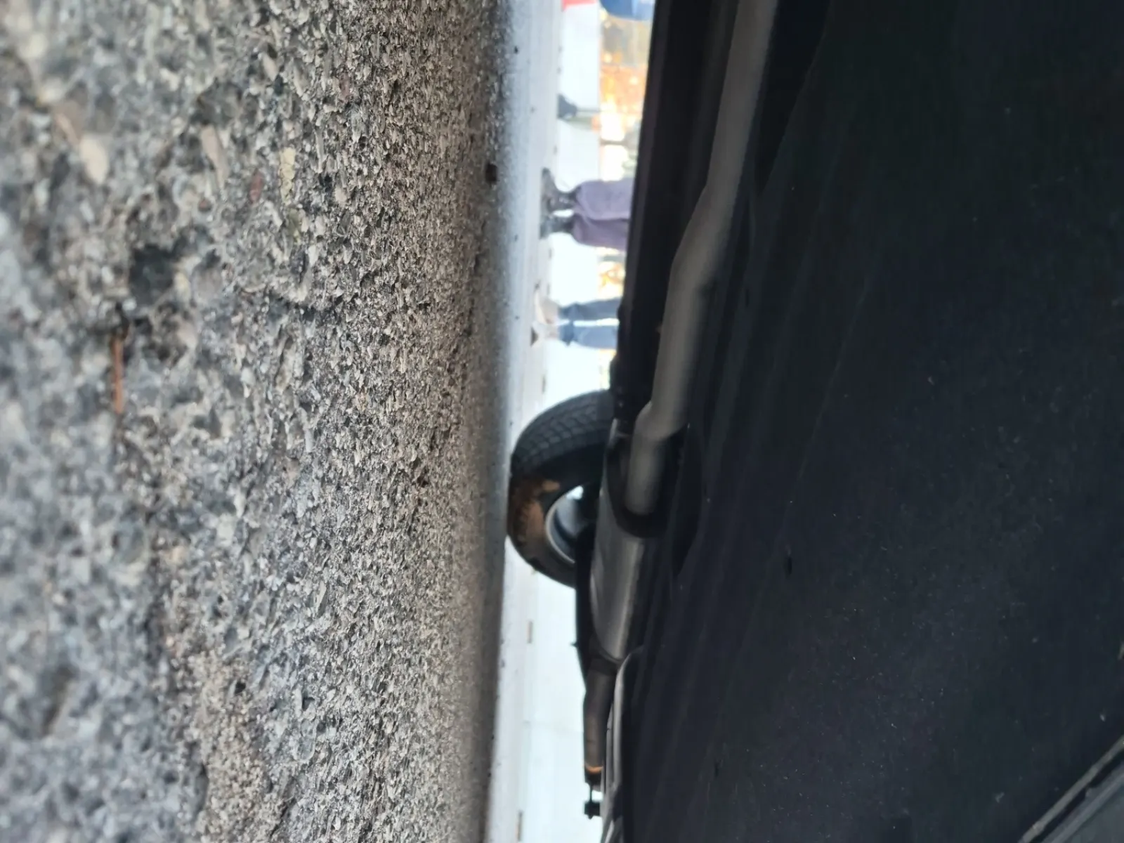 Undercarriage - Driver Photo