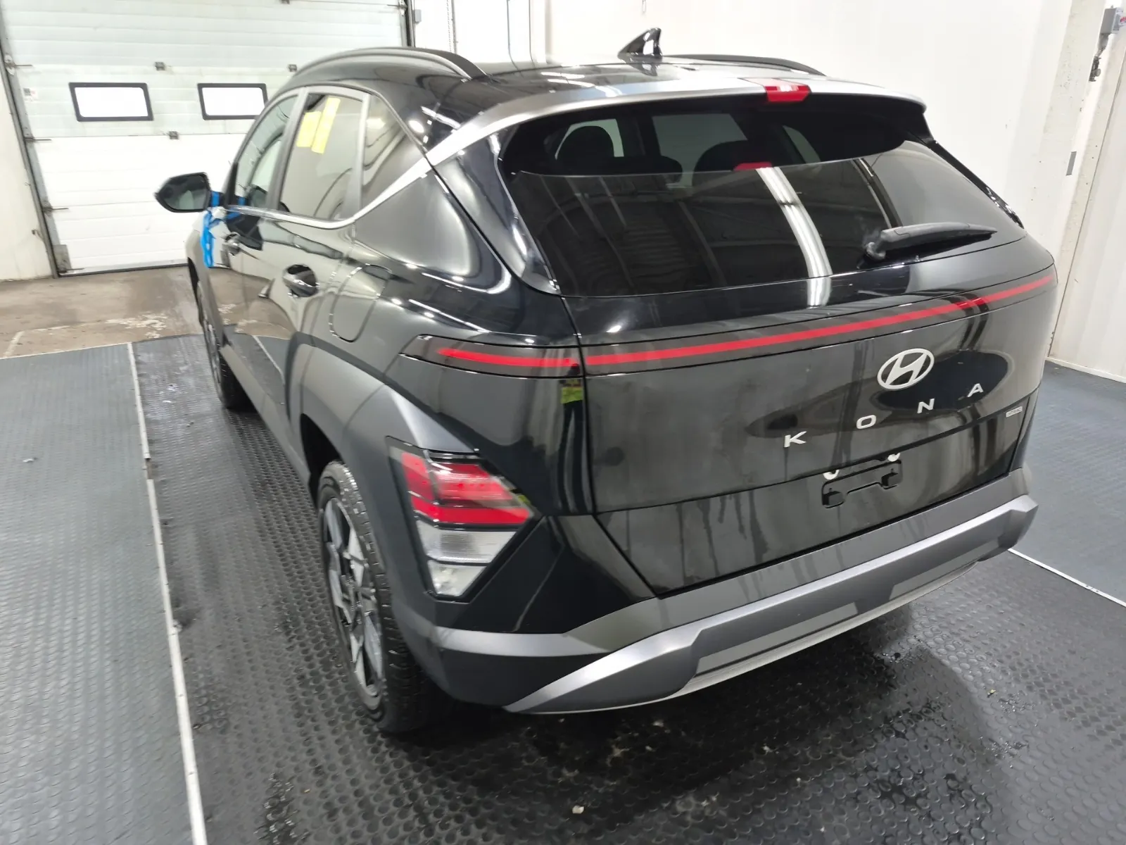 Driver Rear 3/4 Photo