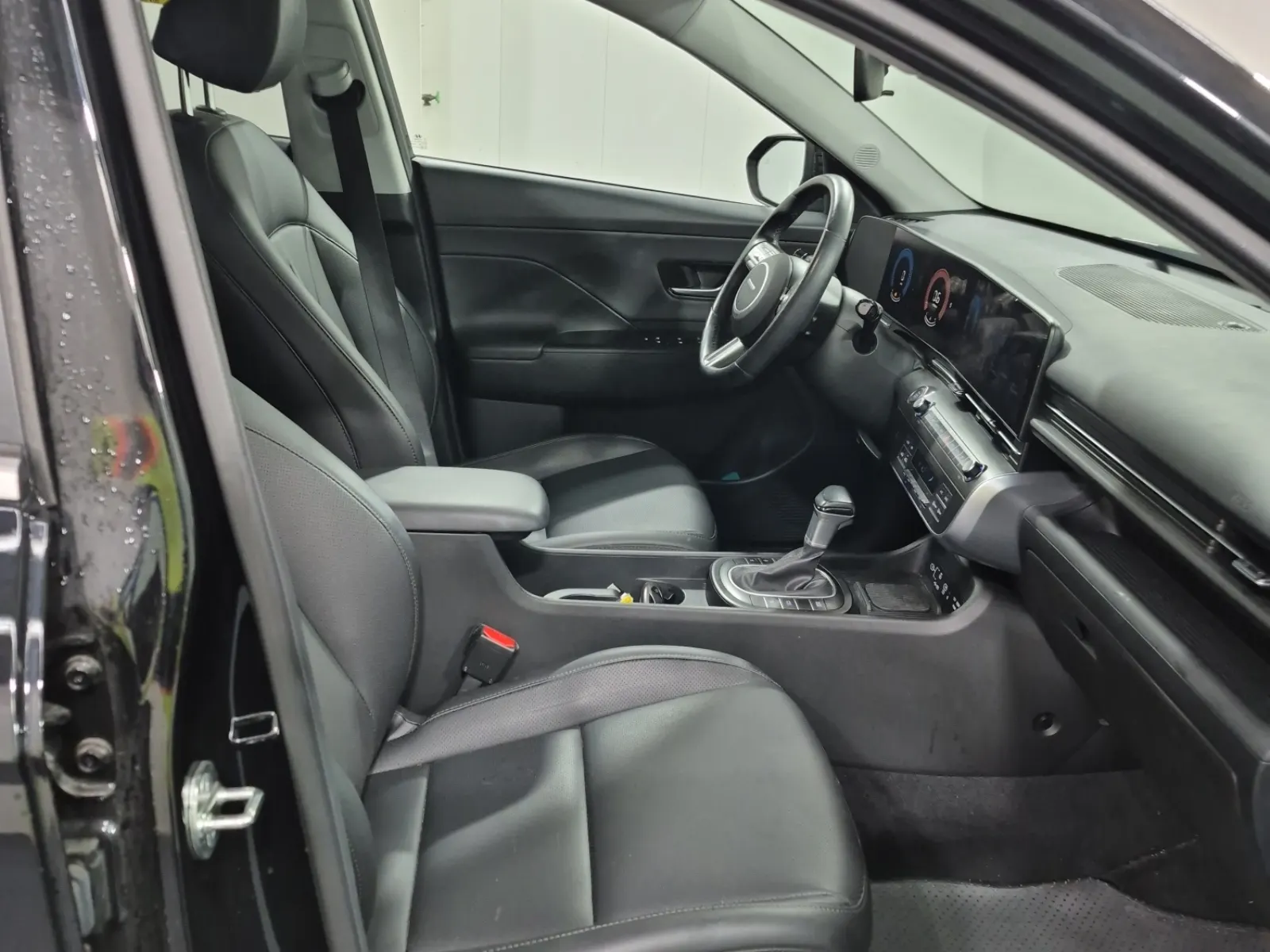 Right Side Interior Photo