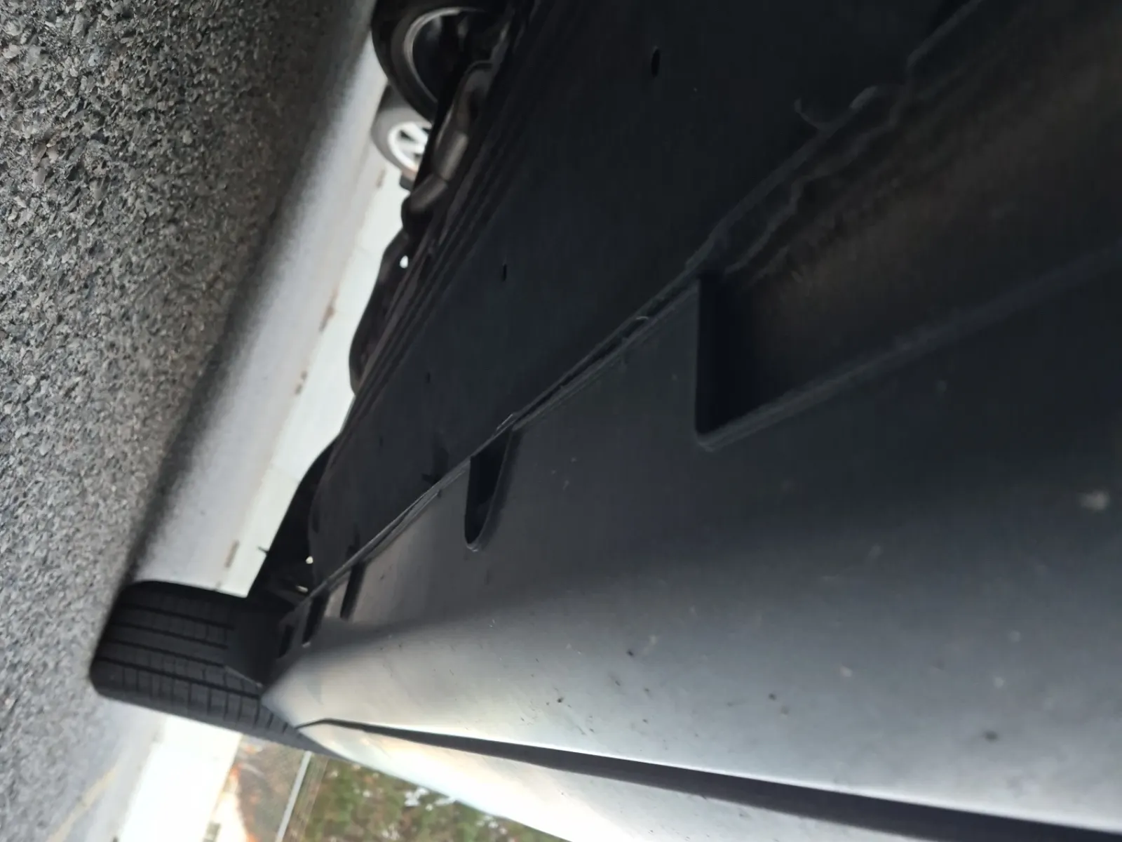 Undercarriage - Driver Photo