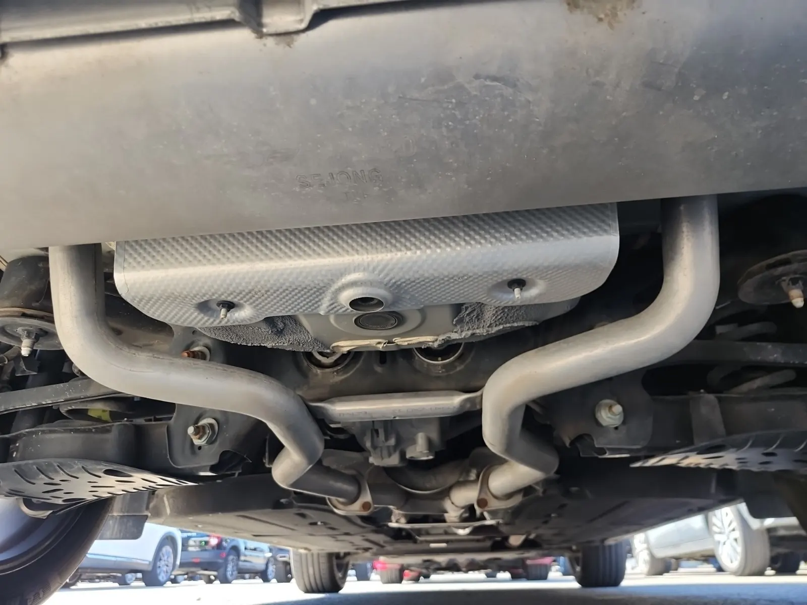 Undercarriage - Rear Photo