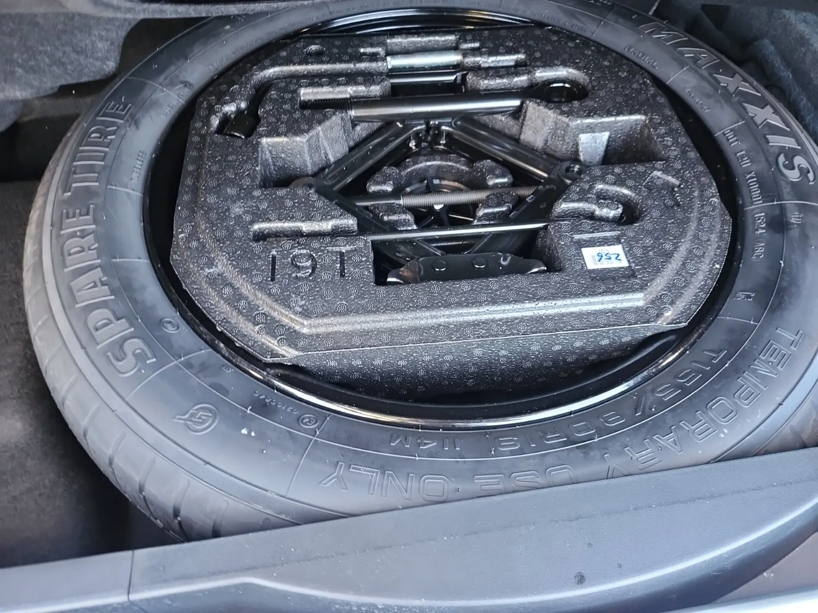 Spare Tire & Wheel Photo