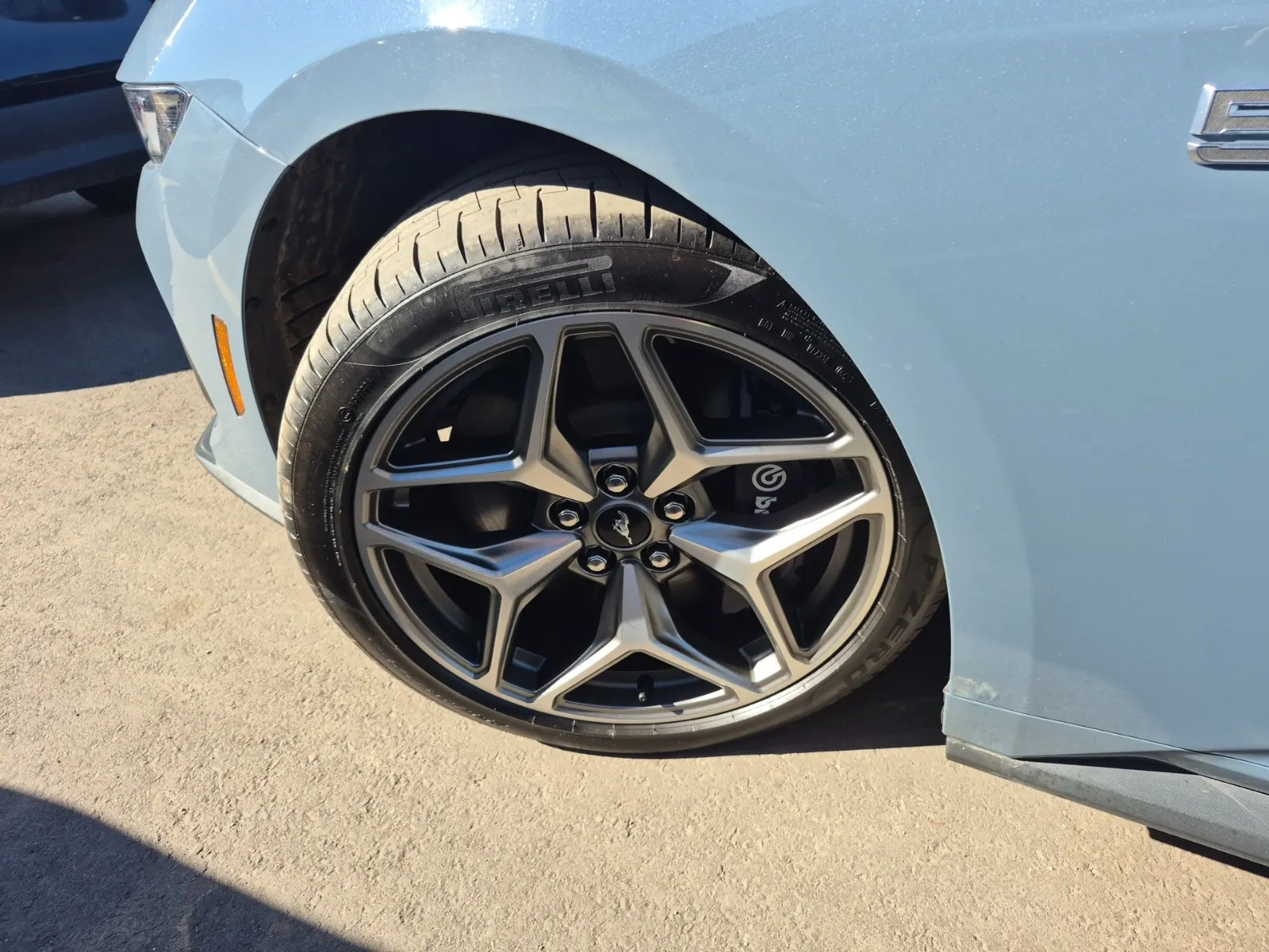 Front driver wheel/tire photo