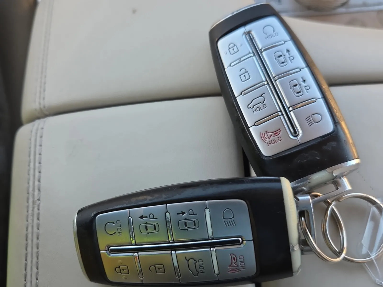 Keys/Fobs/Manual Photo