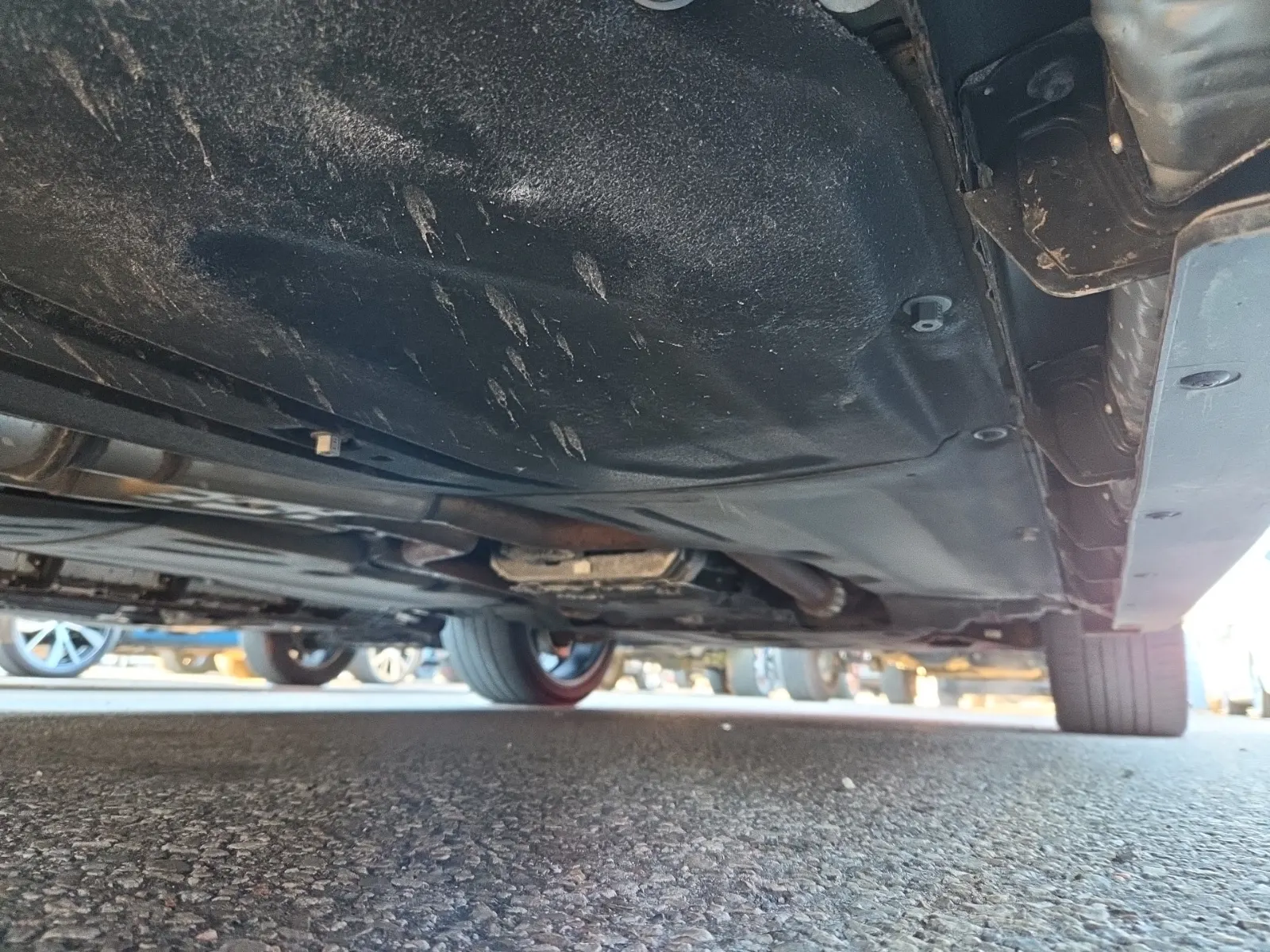 Undercarriage - Passenger Photo
