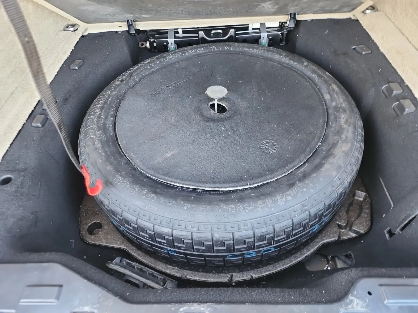 Spare Tire & Wheel Photo