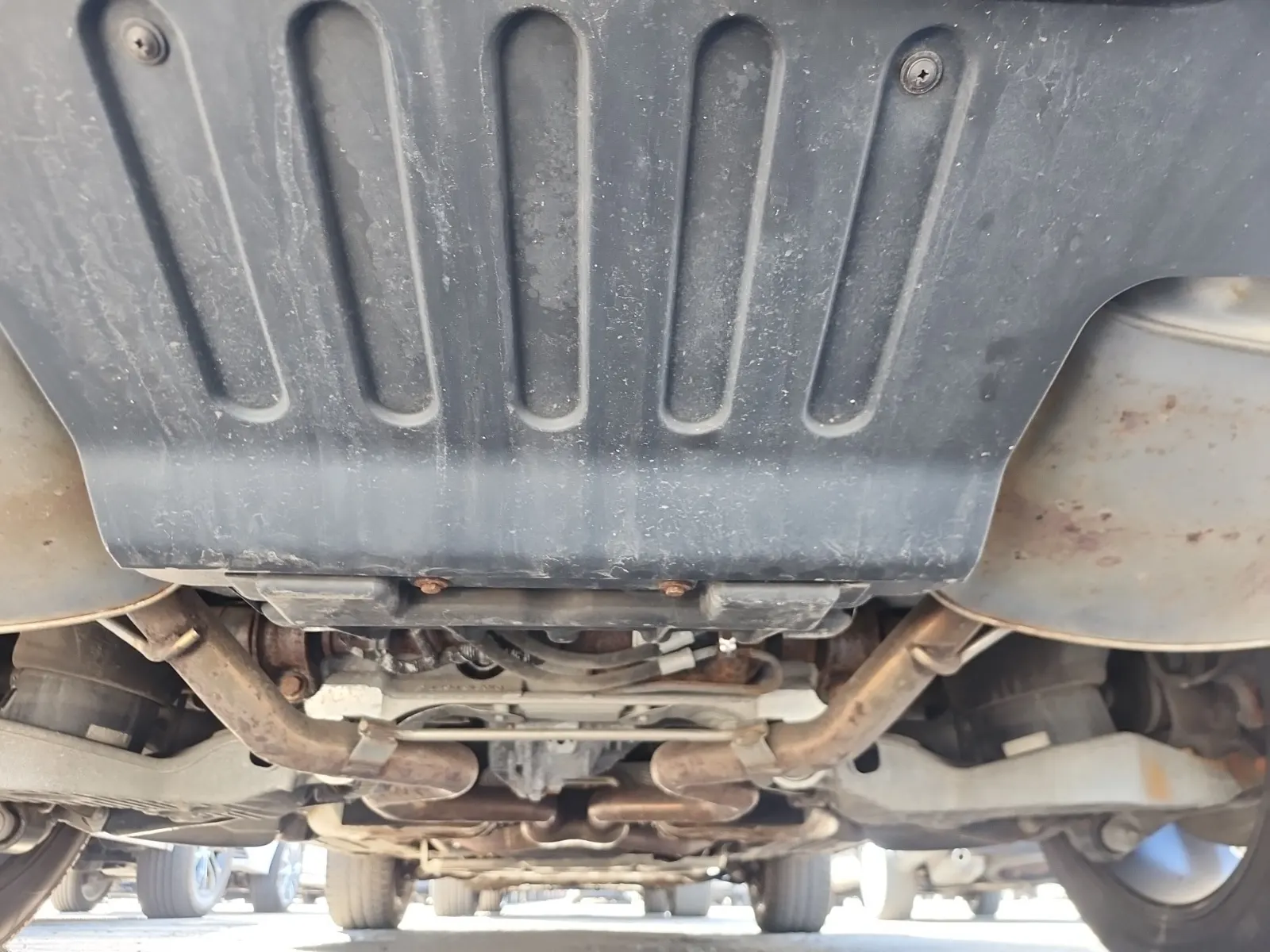 Undercarriage - Rear Photo