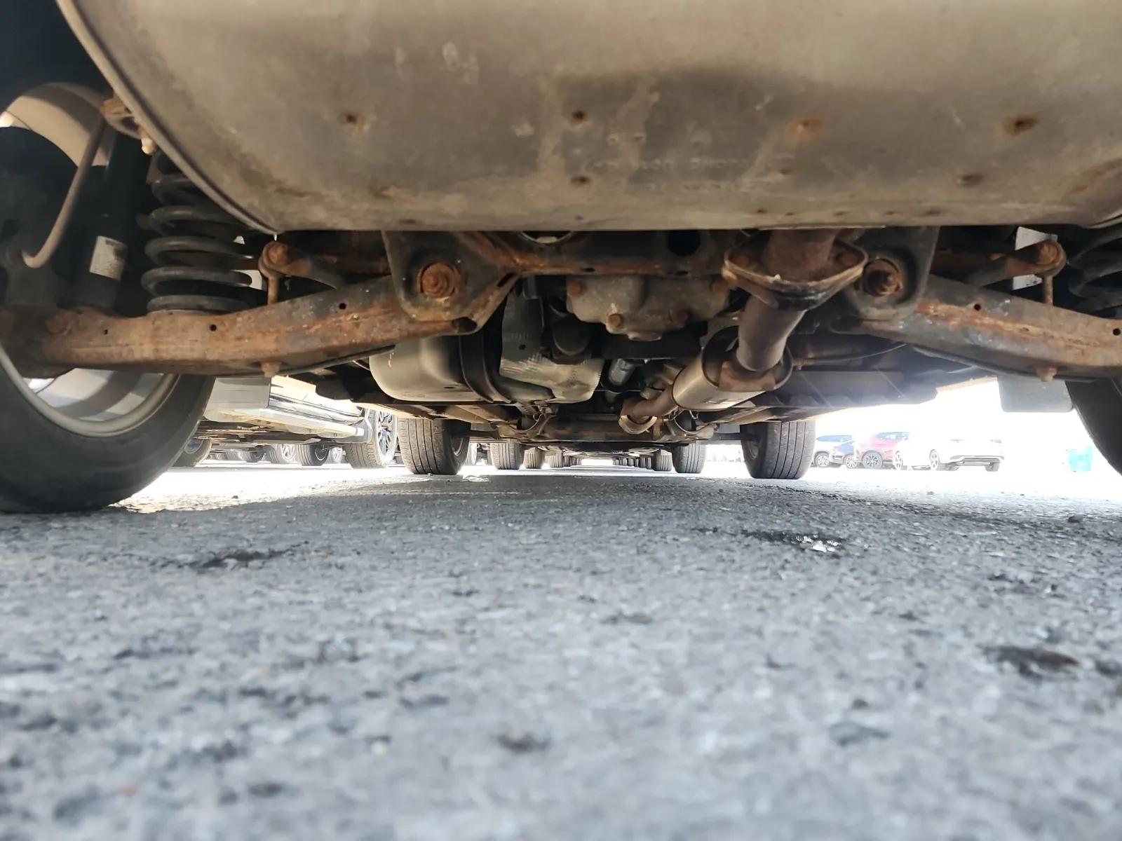 Undercarriage - Rear Photo