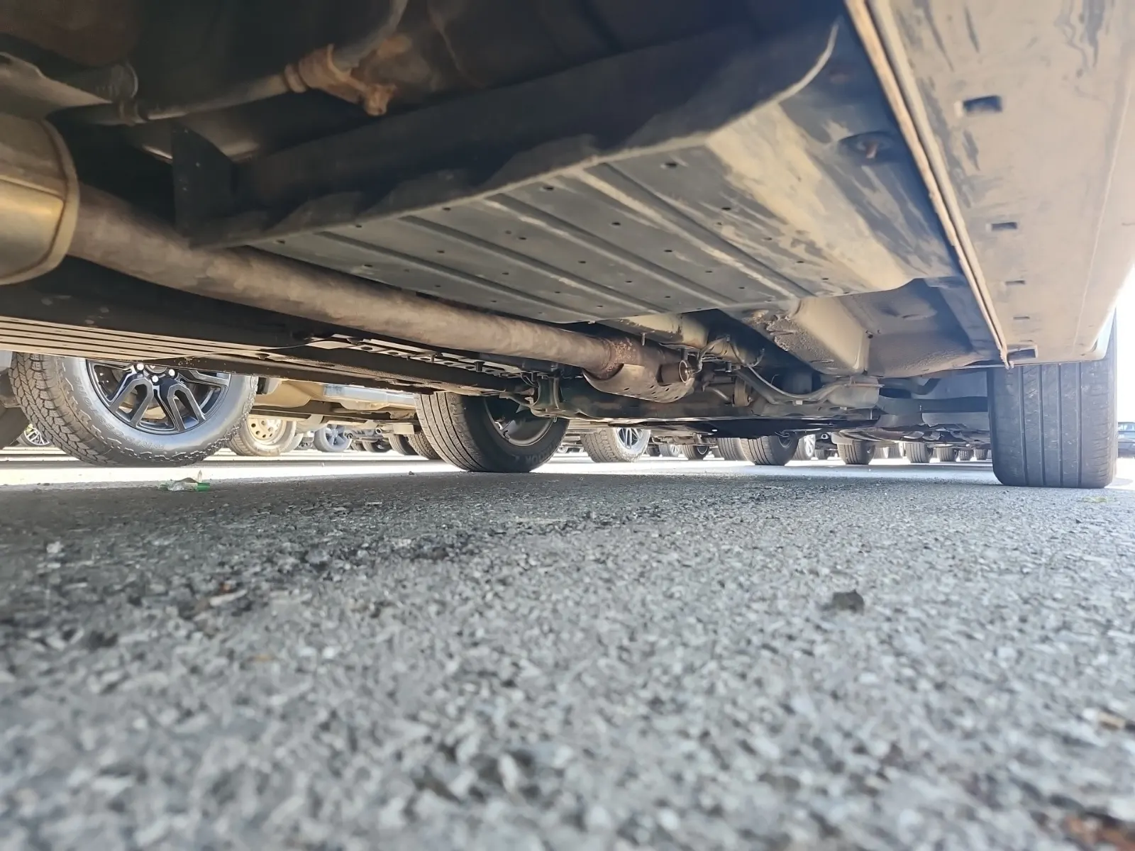Undercarriage - Passenger Photo