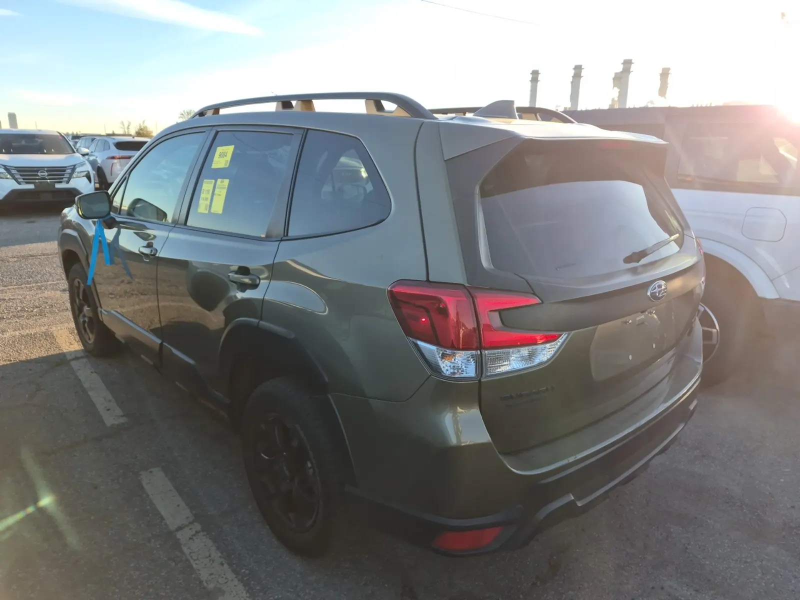 Driver Rear 3/4 Photo