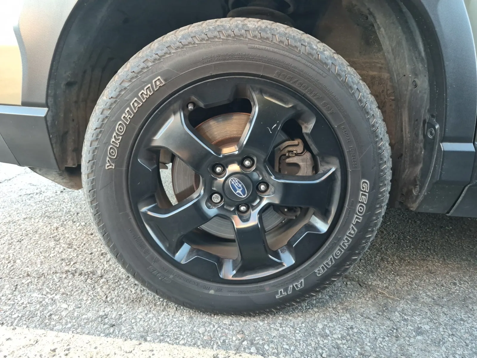 Front driver wheel/tire photo