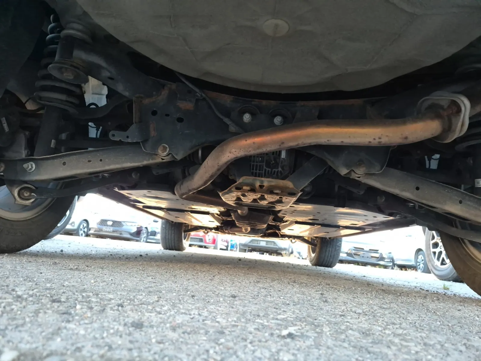 Undercarriage - Rear Photo