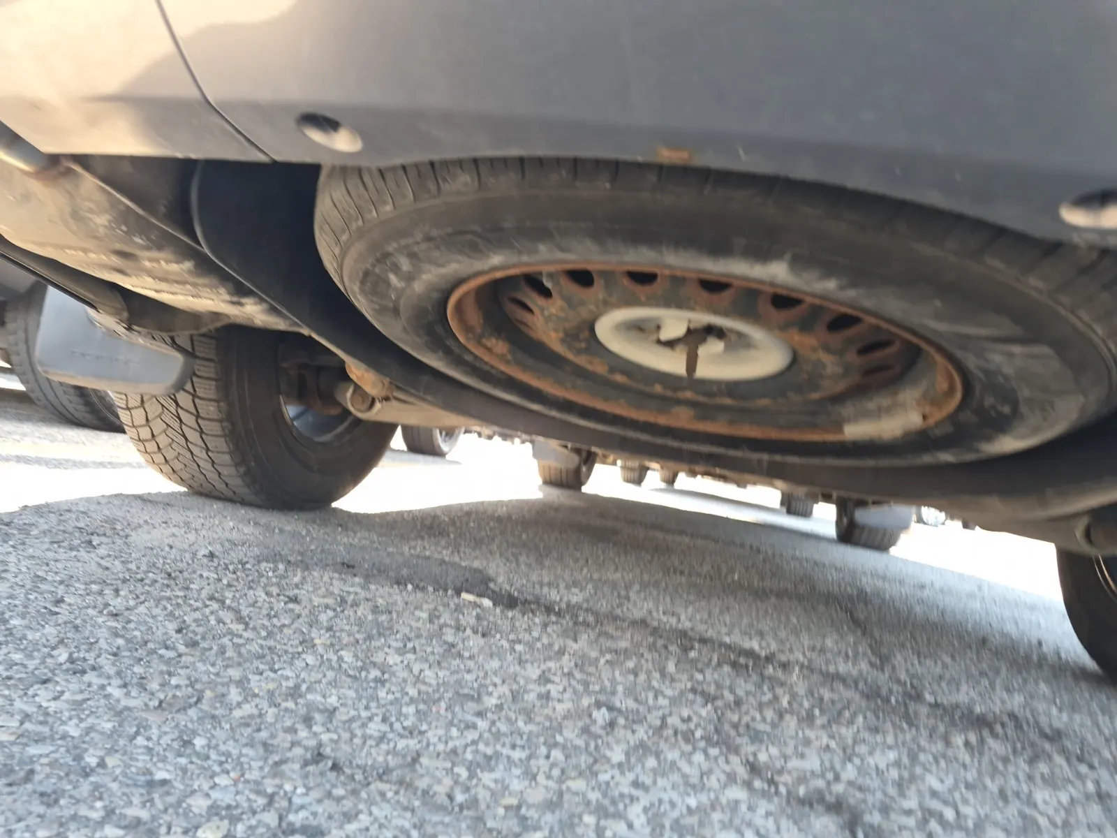 Undercarriage - Rear Photo