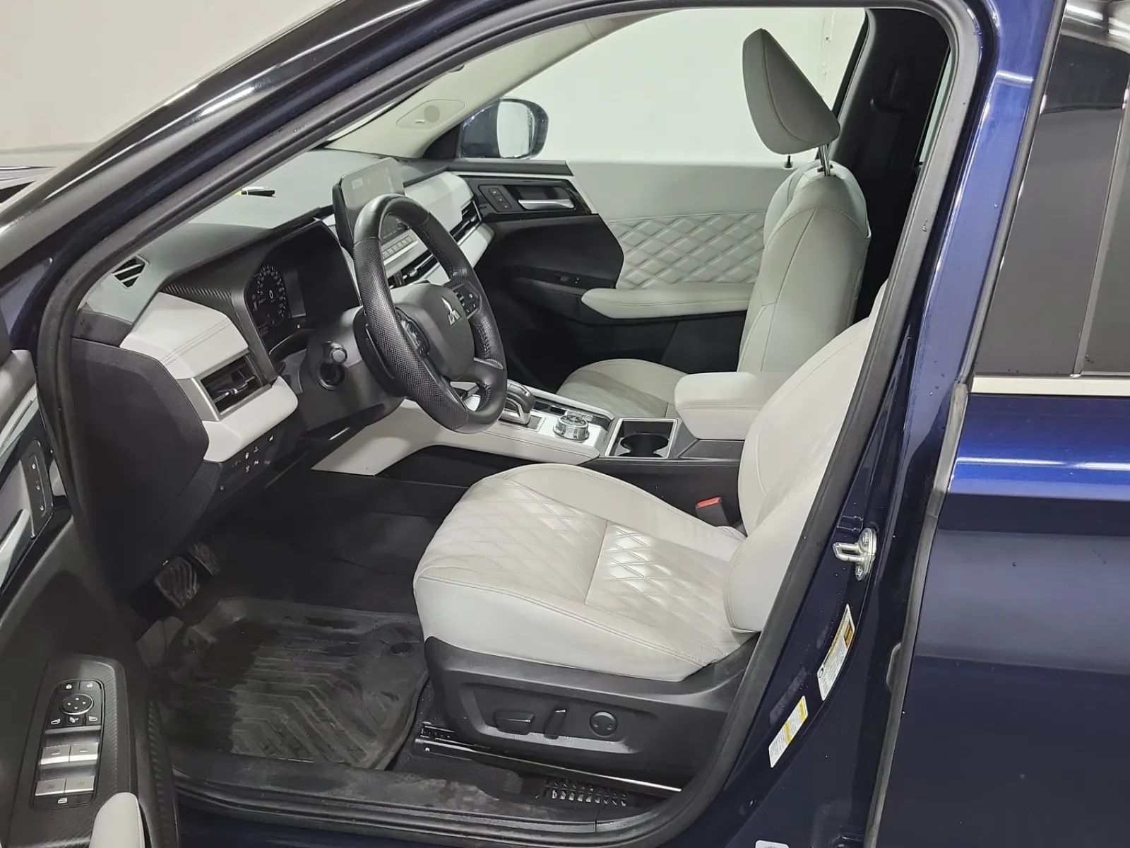 Front Interior Photo