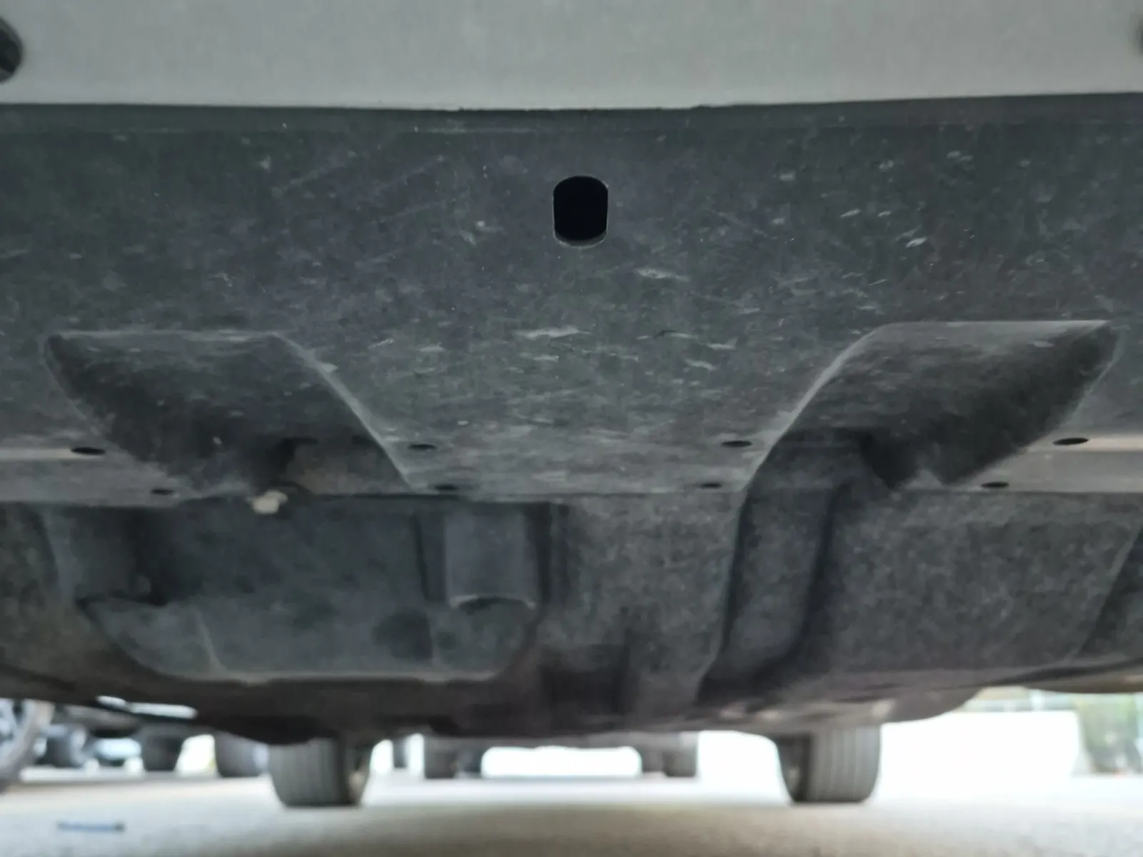 Undercarriage - Front Photo