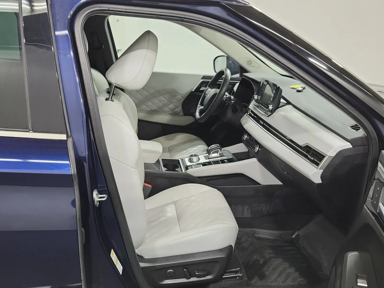 Right Side Interior Photo