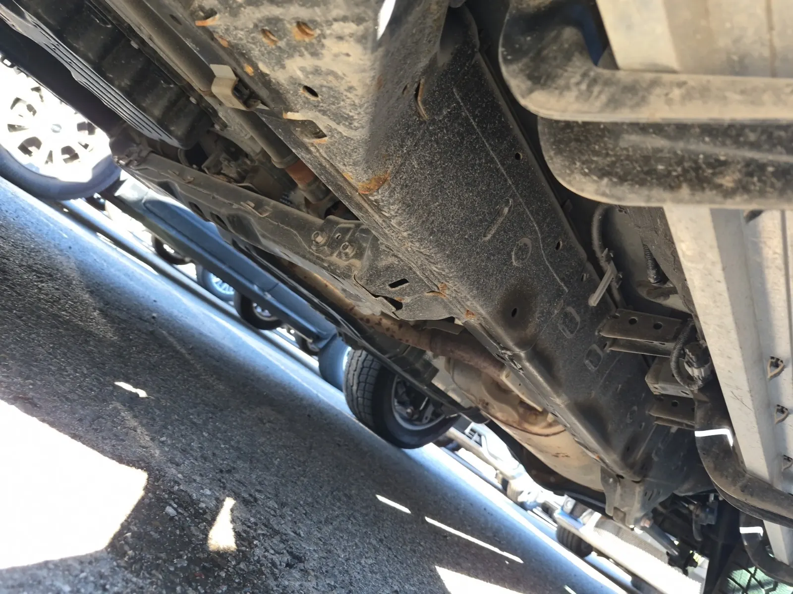 Undercarriage - Driver Photo