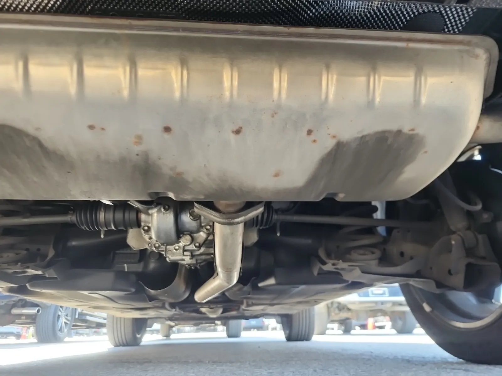 Undercarriage - Rear Photo