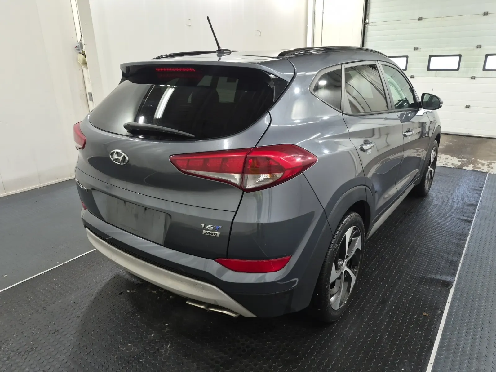 Passenger Rear 3/4 Photo
