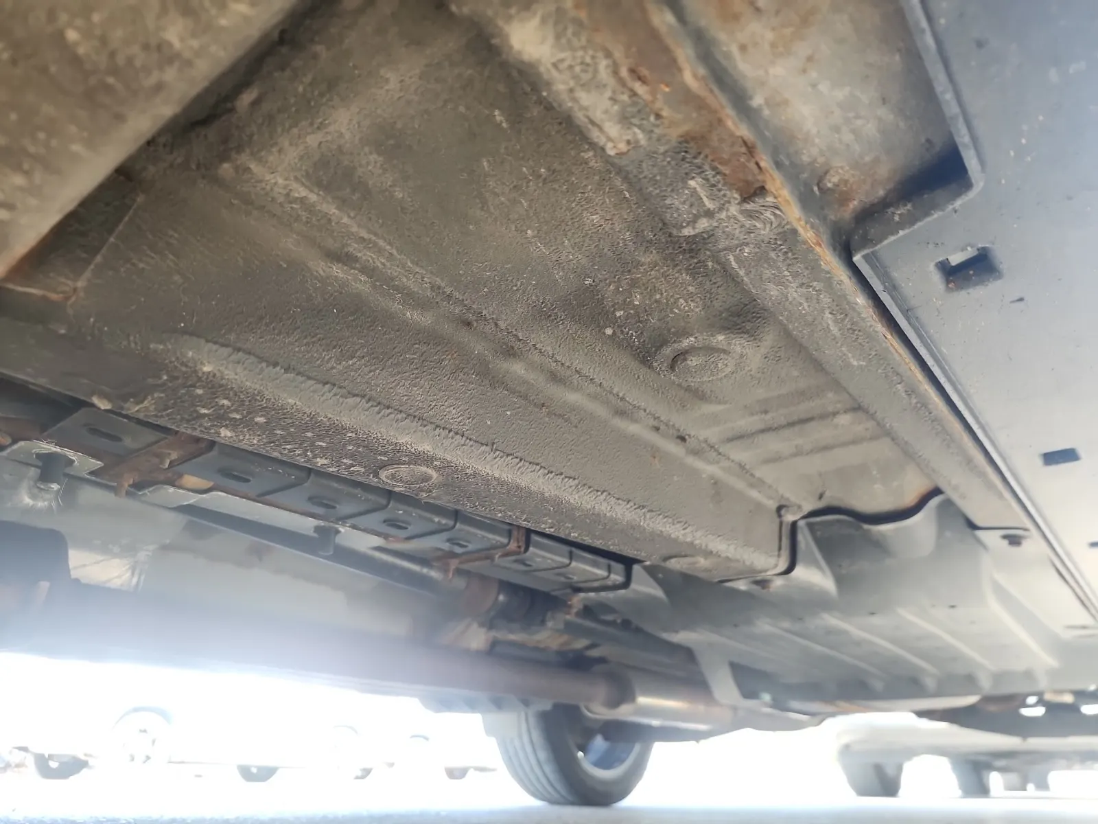 Undercarriage - Driver Photo