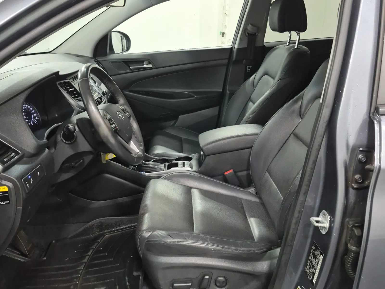 Front Interior Photo
