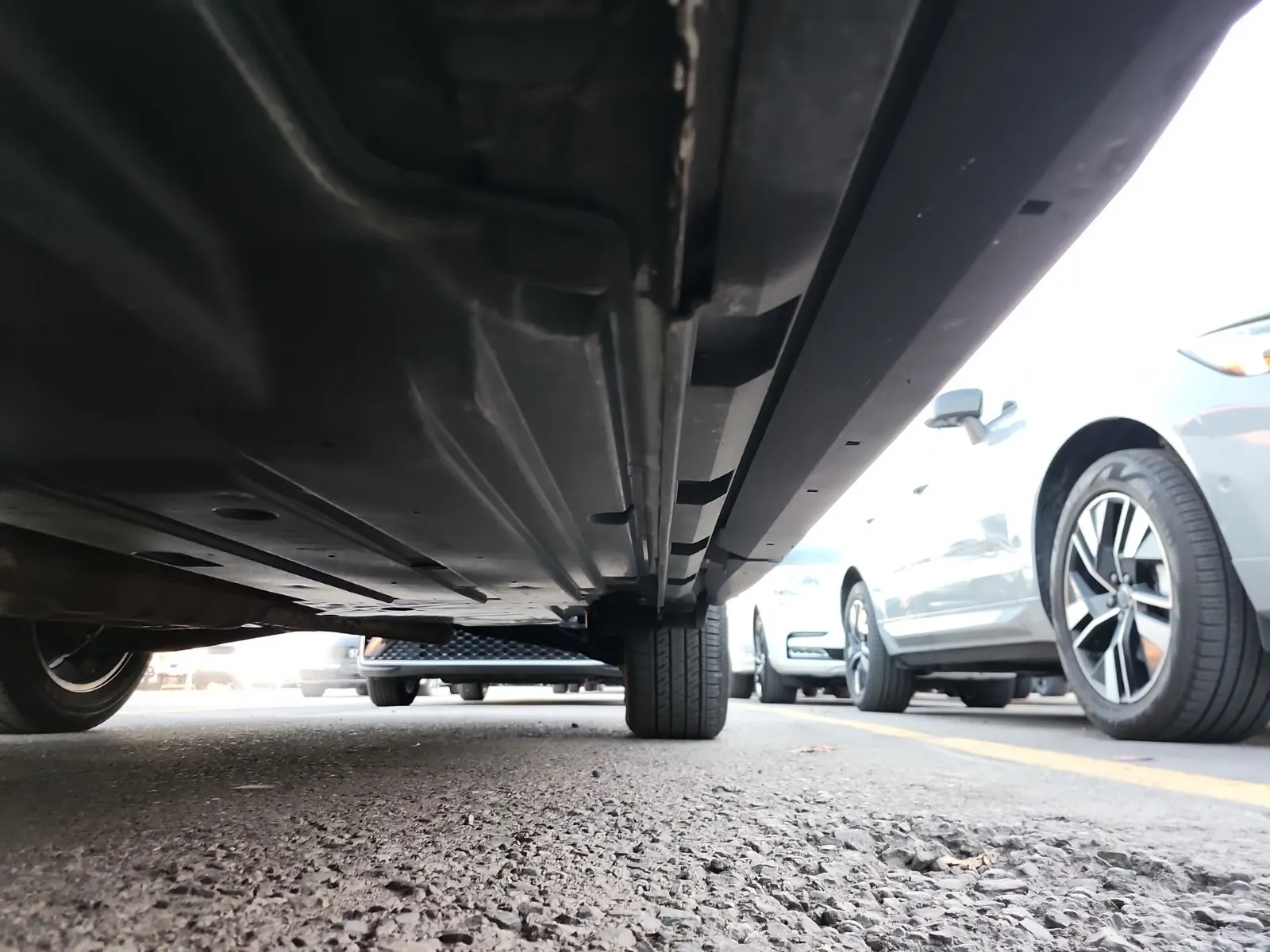 Undercarriage - Driver Photo