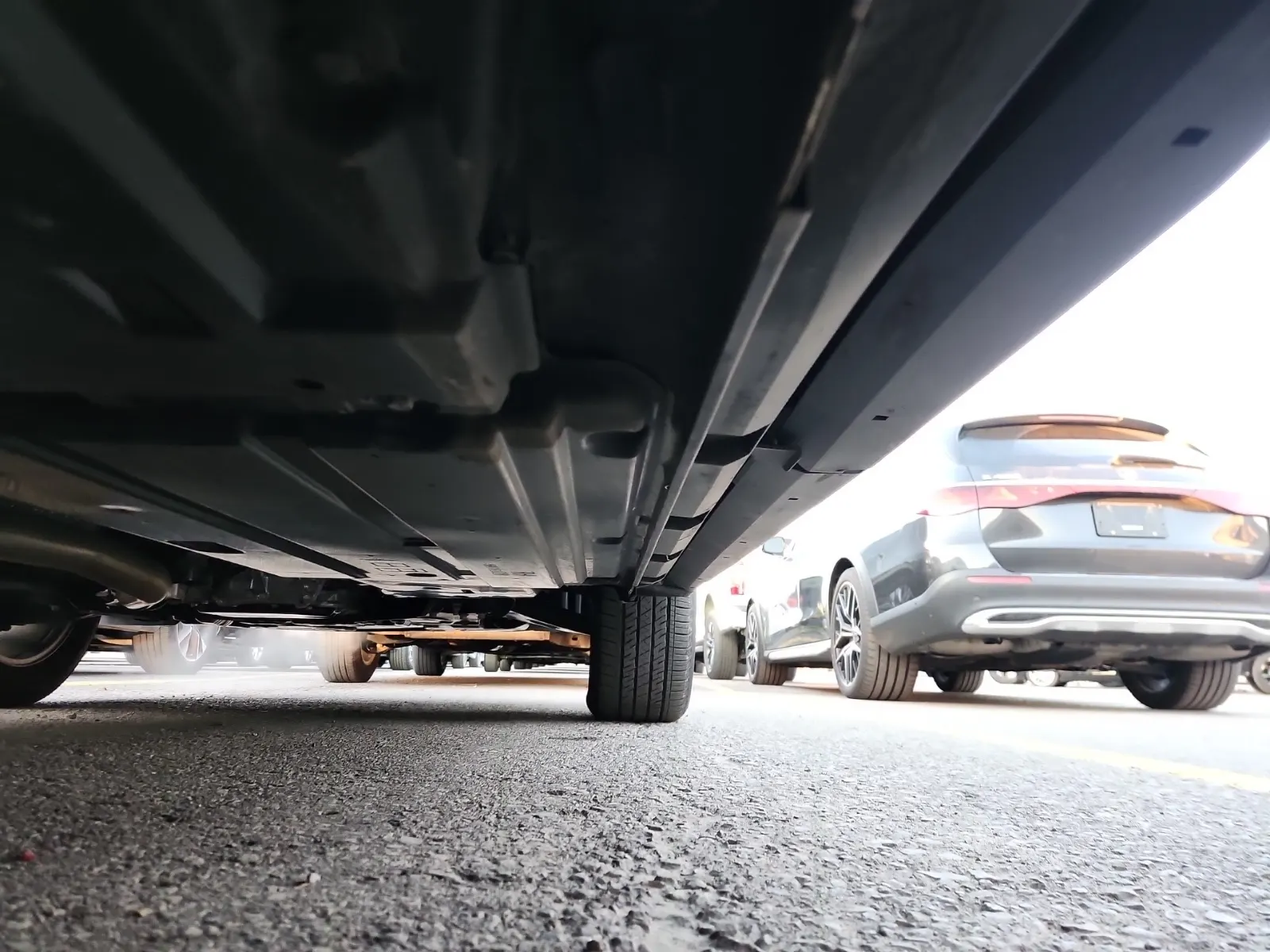 Undercarriage - Passenger Photo