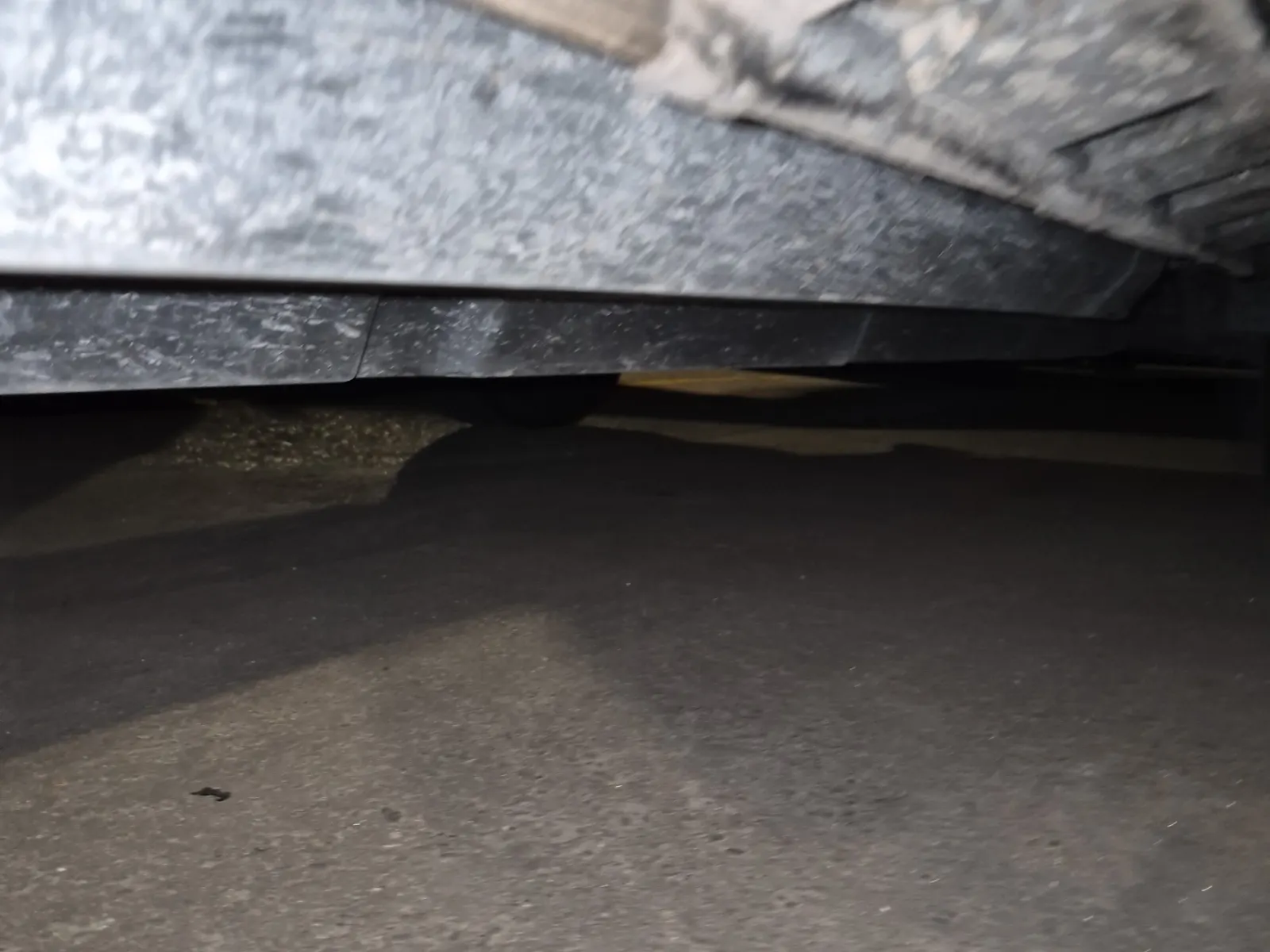 Undercarriage - Driver Photo