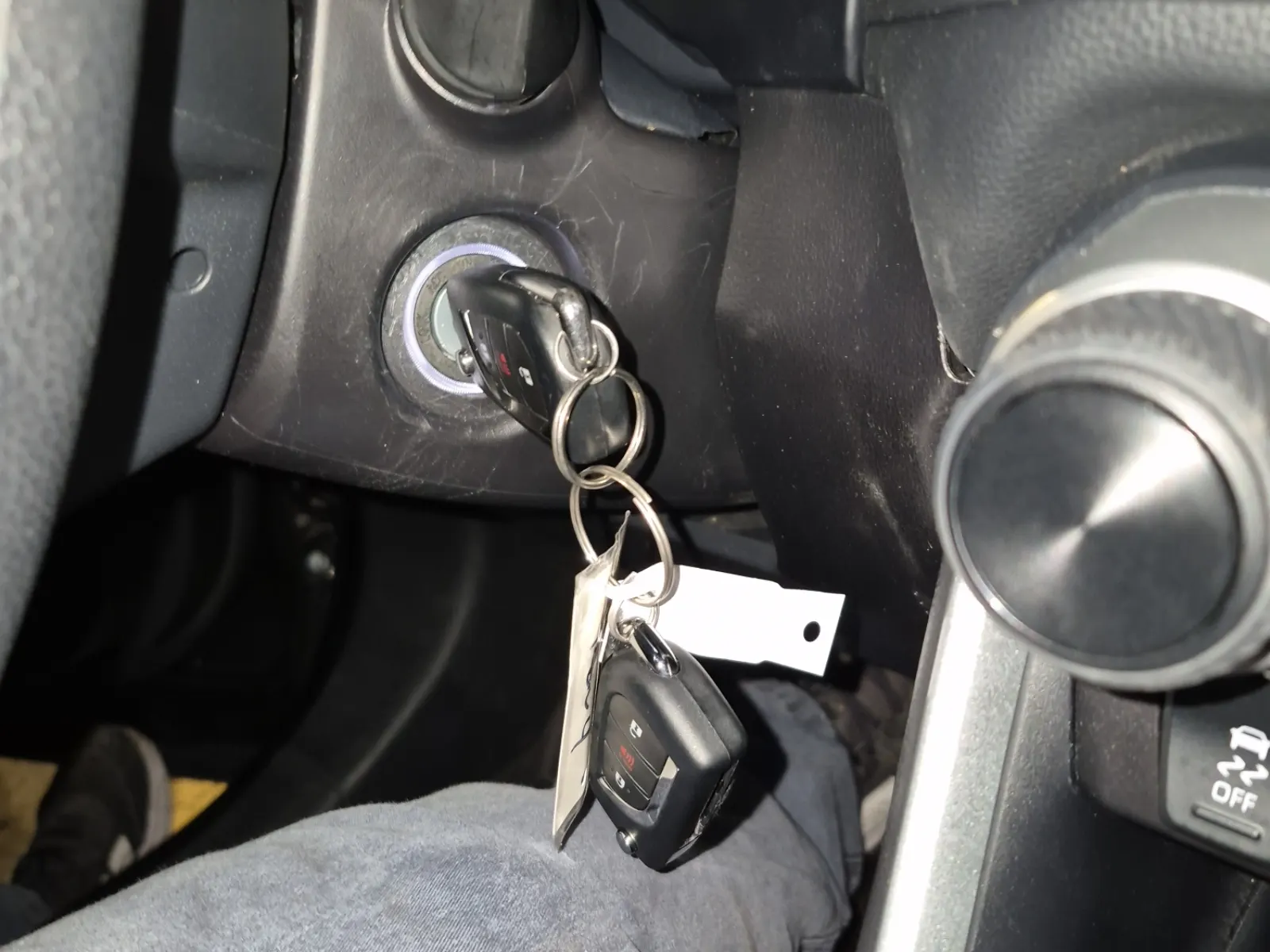Keys/Fobs/Manual Photo
