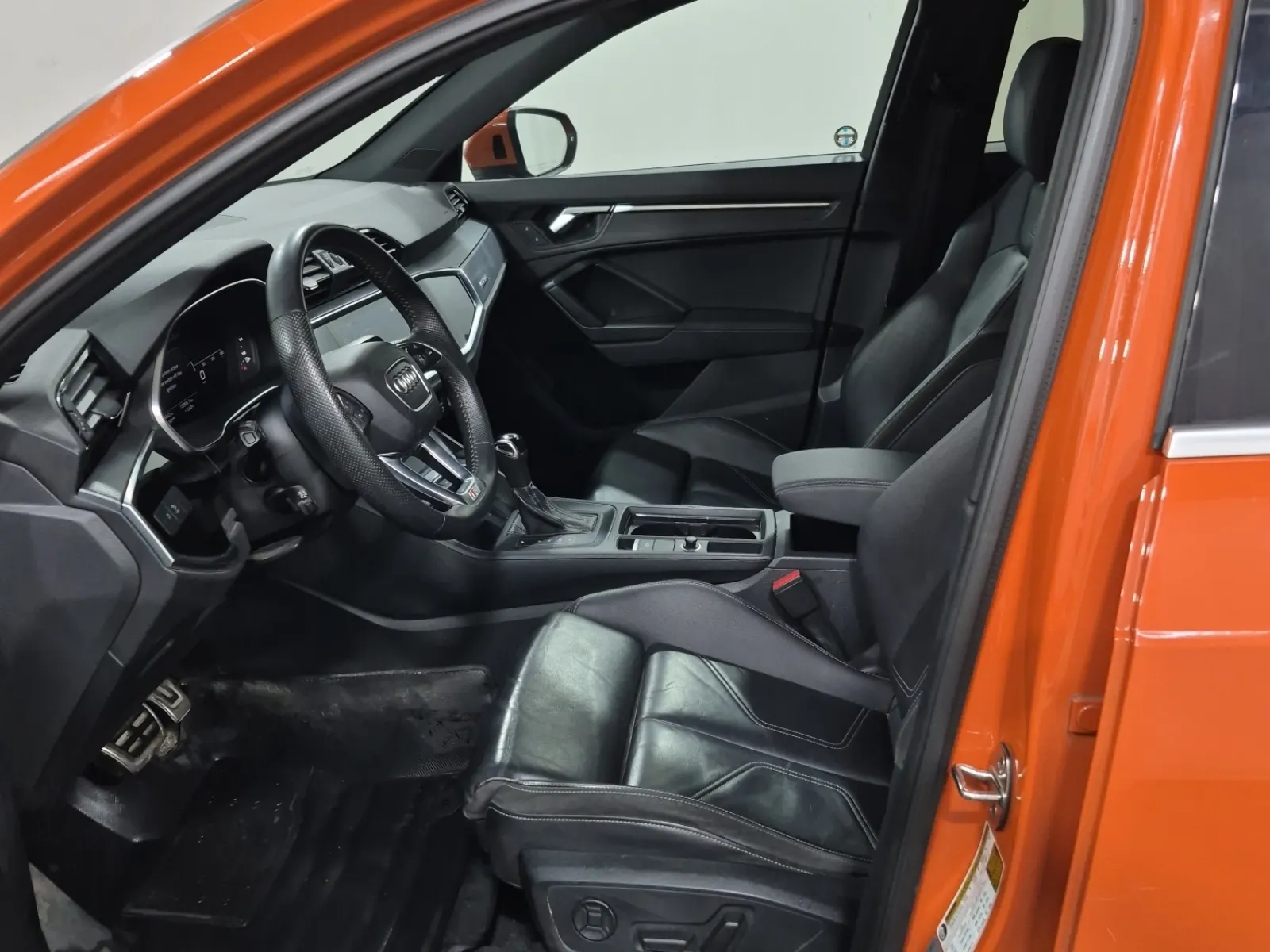 Front Interior Photo