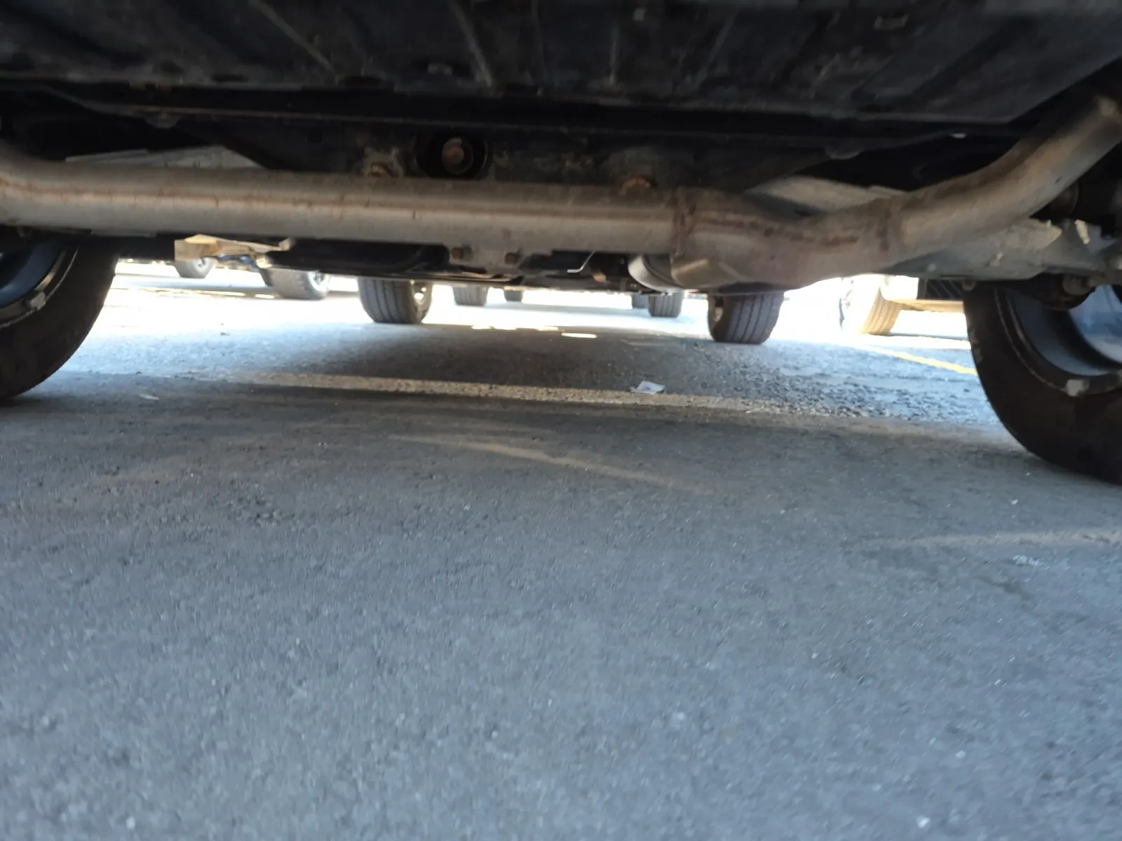 Undercarriage - Rear Photo