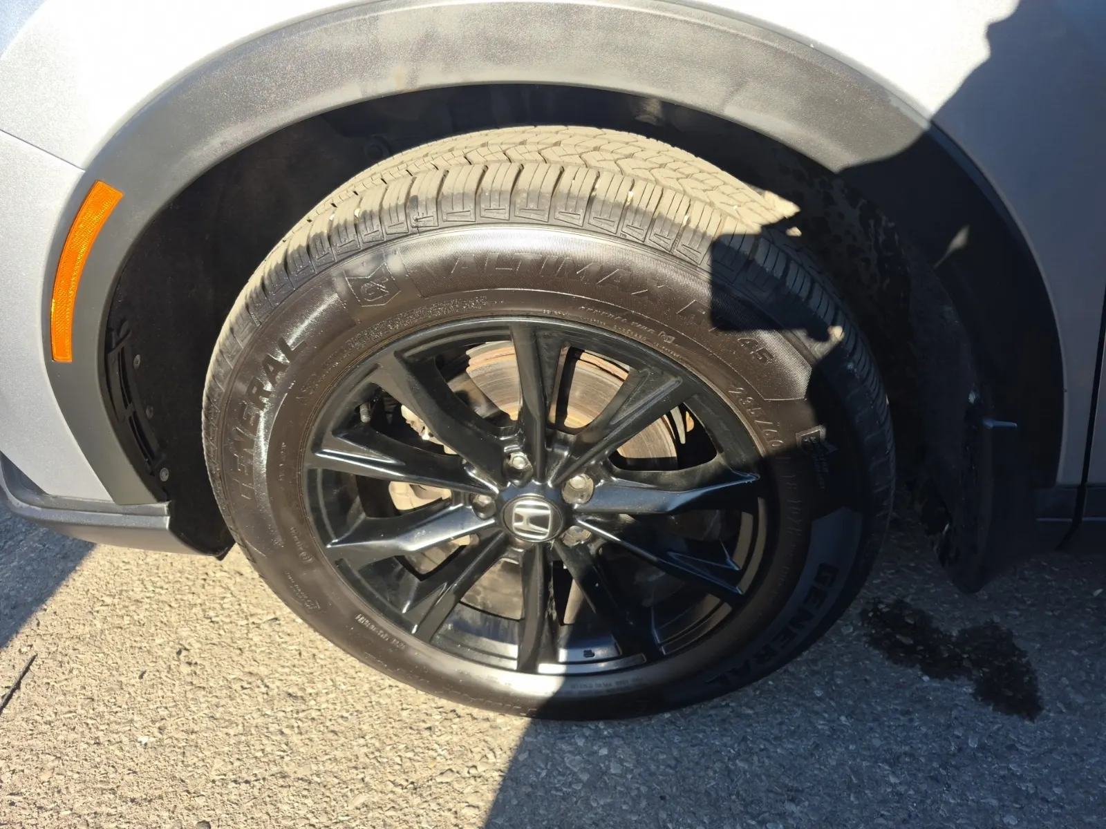 Front driver wheel/tire photo