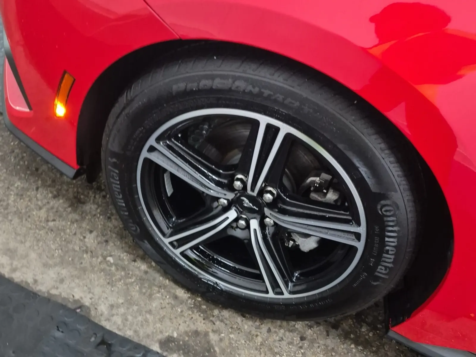 Front driver wheel/tire photo