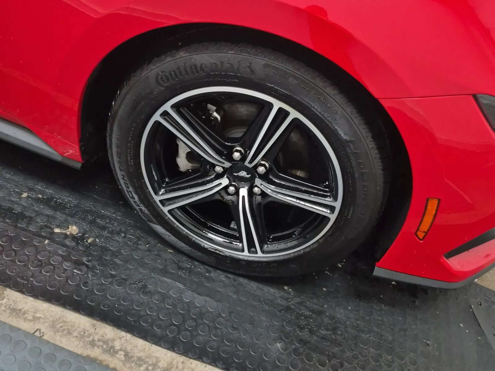 Right Front Wheel/Tire Photo