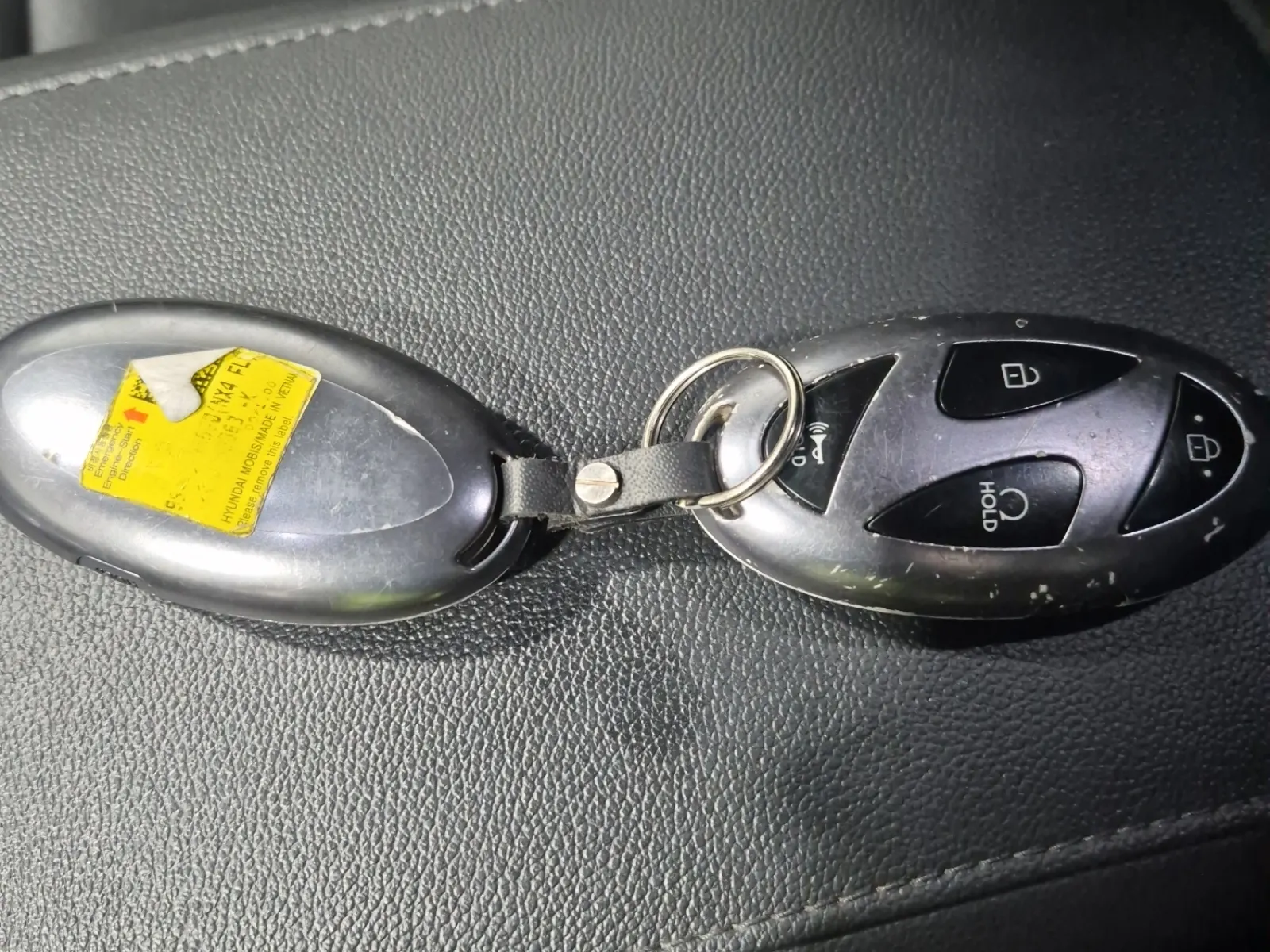 Keys/Fobs/Manual Photo