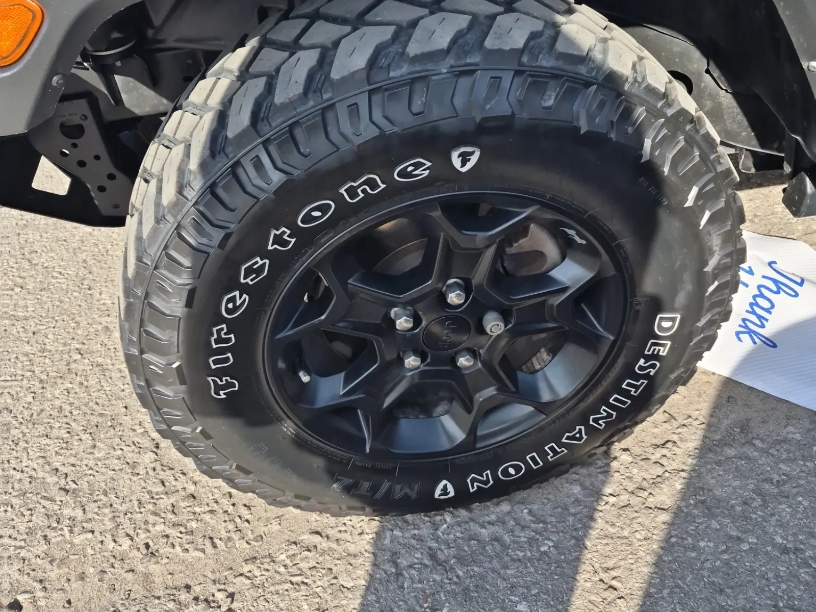 Front driver wheel/tire photo