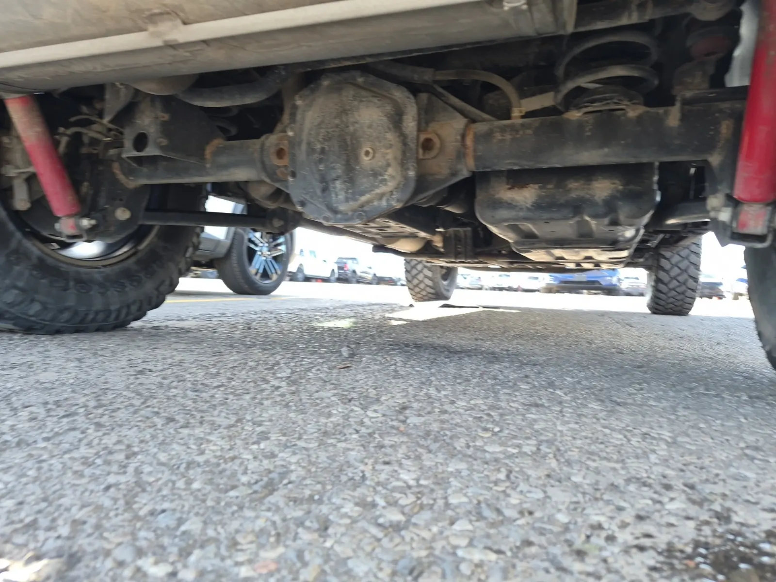 Undercarriage - Rear Photo