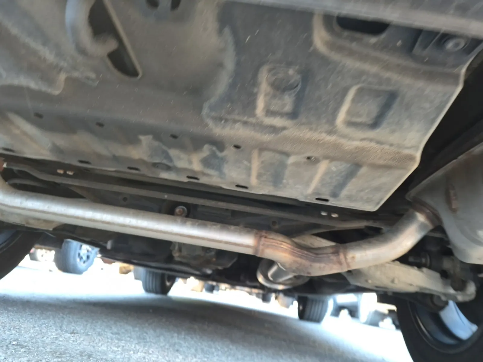 Undercarriage - Rear Photo