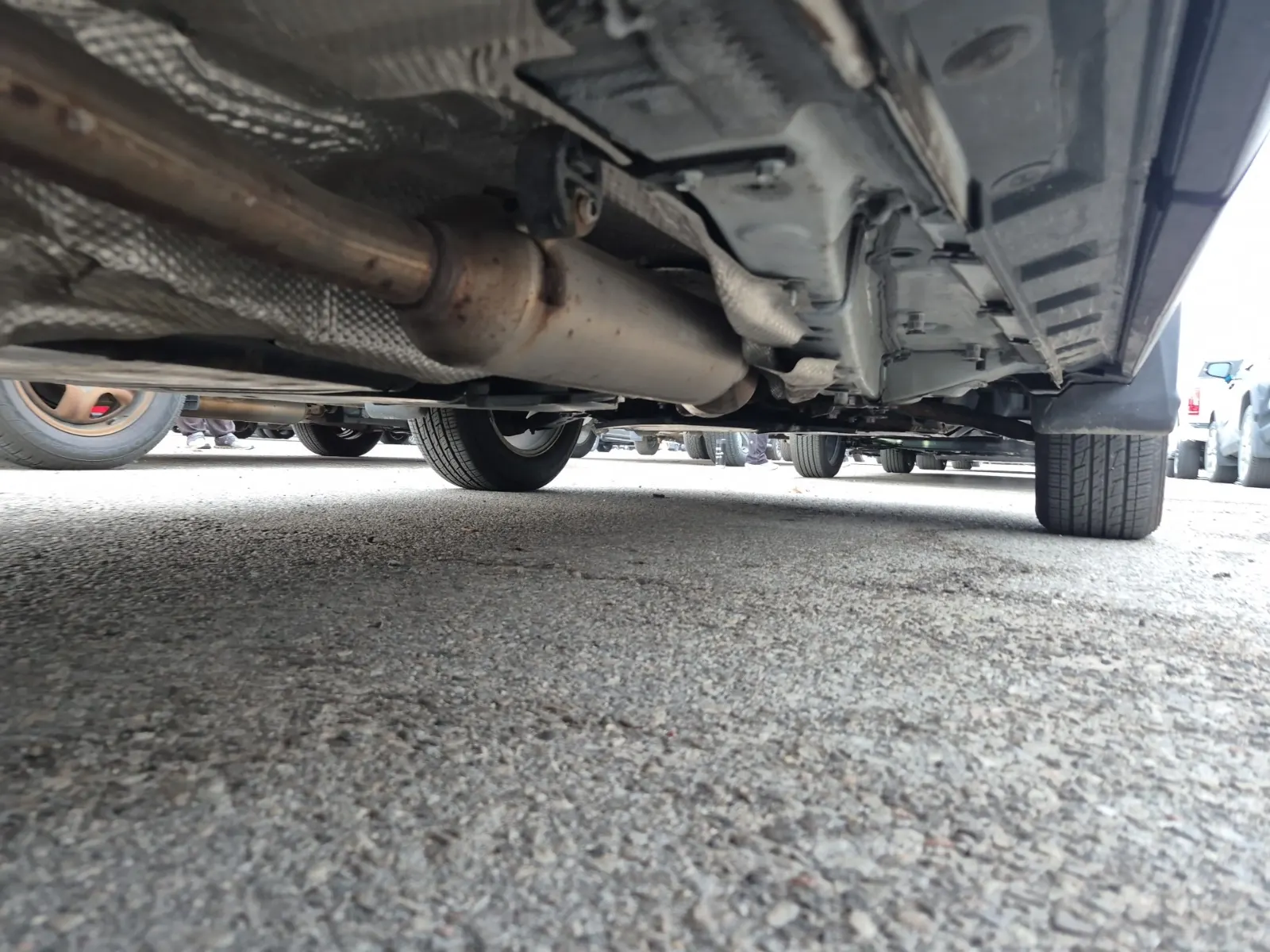 Undercarriage - Passenger Photo