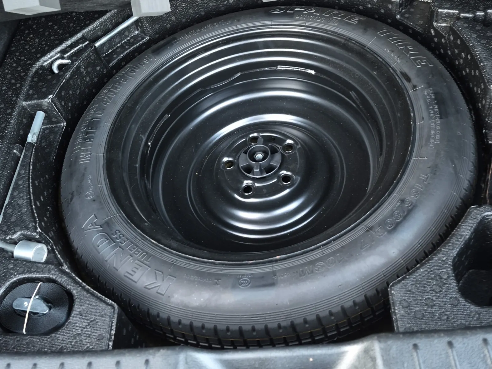Spare Tire & Wheel Photo