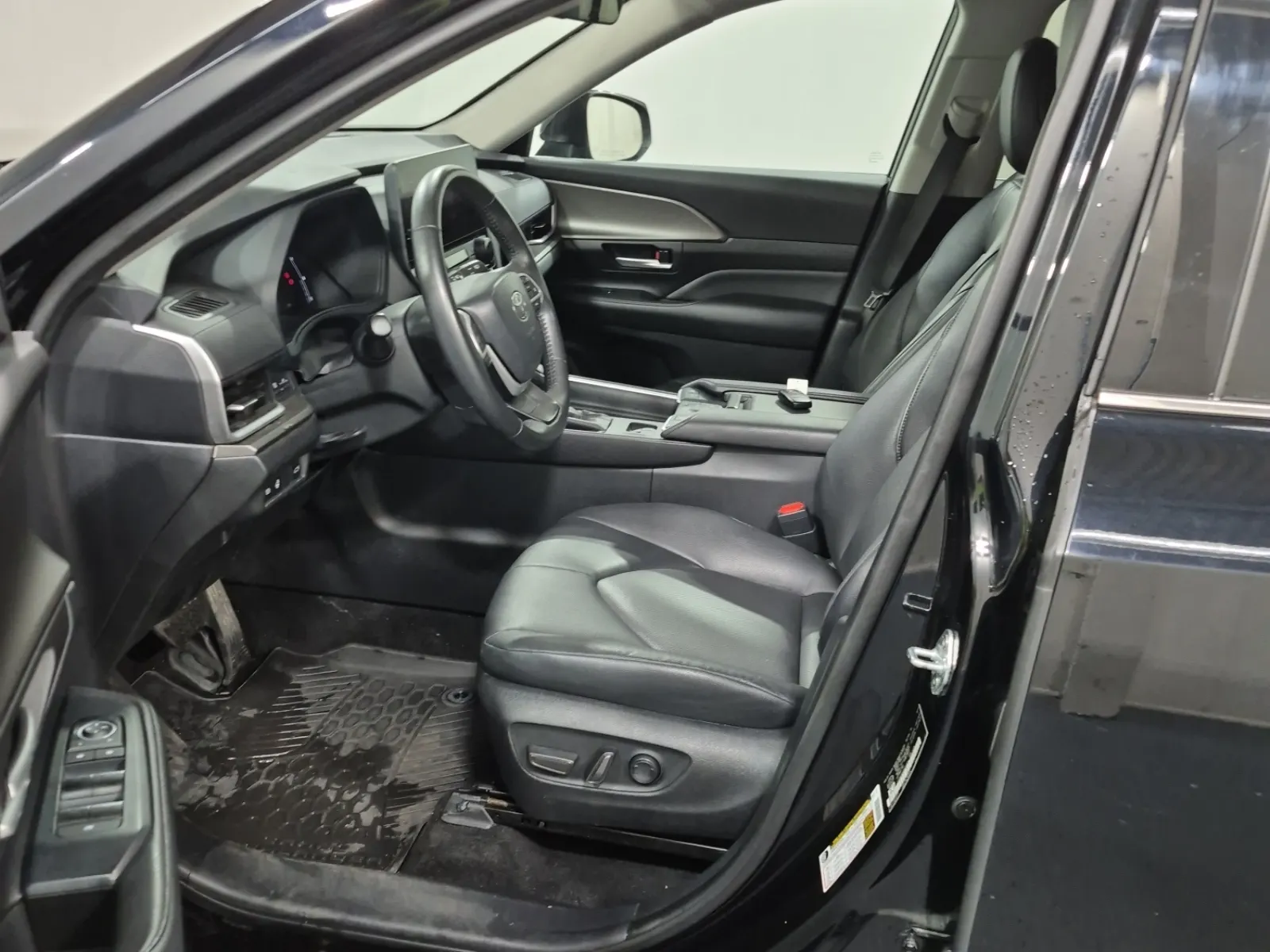 Front Interior Photo