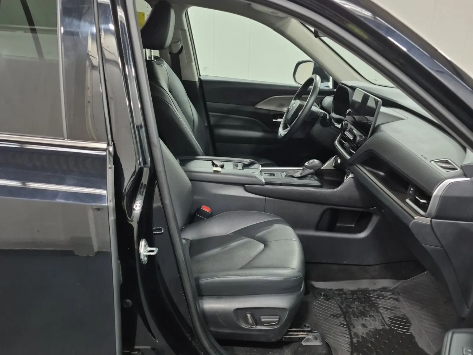 Right Side Interior Photo
