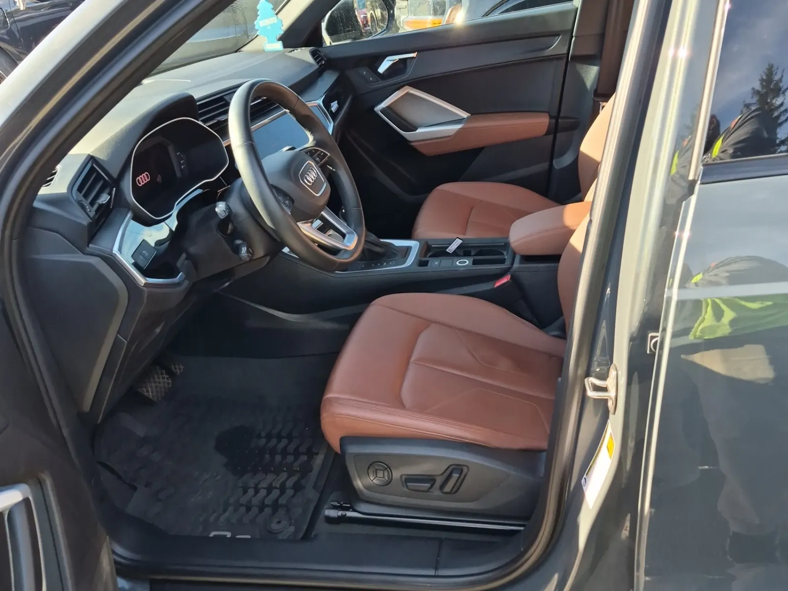 Front Interior Photo